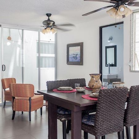 Whyz 4 You Private Rooms Puerto Morelos Buitenkant foto