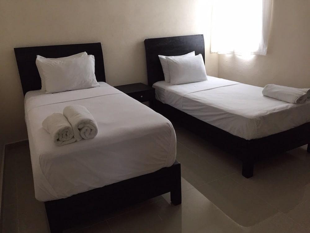 Whyz 4 You Private Rooms Puerto Morelos Buitenkant foto