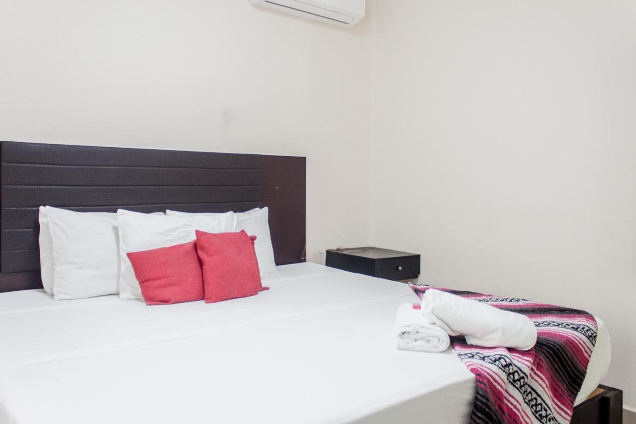 Whyz 4 You Private Rooms Puerto Morelos Buitenkant foto